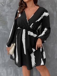 SHEIN LUNE Plus Graphic Print Surplice Neck Dress - Black - View 4
