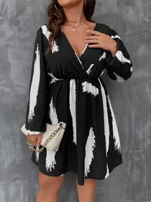 SHEIN LUNE Plus Graphic Print Surplice Neck Dress - Black - View 5