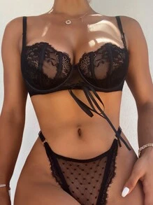 Contrast Lace Underwire Bra - Black - View 1