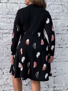 SHEIN LUNE Vestido con estampado de pluma de cuello alto - Negro - Ver 3