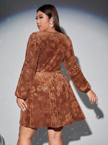 SHEIN Privé 大碼V領燈籠袖連衣裙 - 棕色 - 查看 2