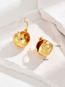 Tiger Detail Hoop Earrings - Yellow Gold - View 3