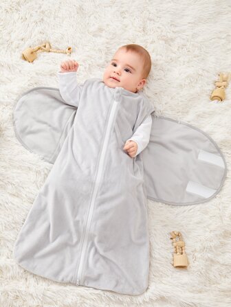 1 件婴儿纯色睡袋爱心情人节