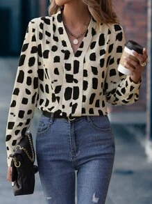 SHEIN Clasi 滿版印花V領襯衫 - 杏色 - 查看 3