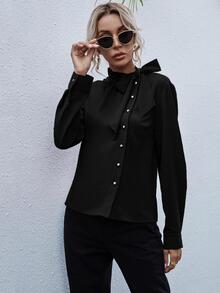 Blusa de cuello con cordón con botón delantero - Negro - Ver 3