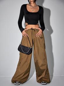 SHEIN EZwear 大圓領鏤空短款T恤 - 黑色 - 查看 3