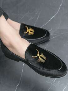 Men Tassel Embroidered Velvet Loafers - Black - View 1