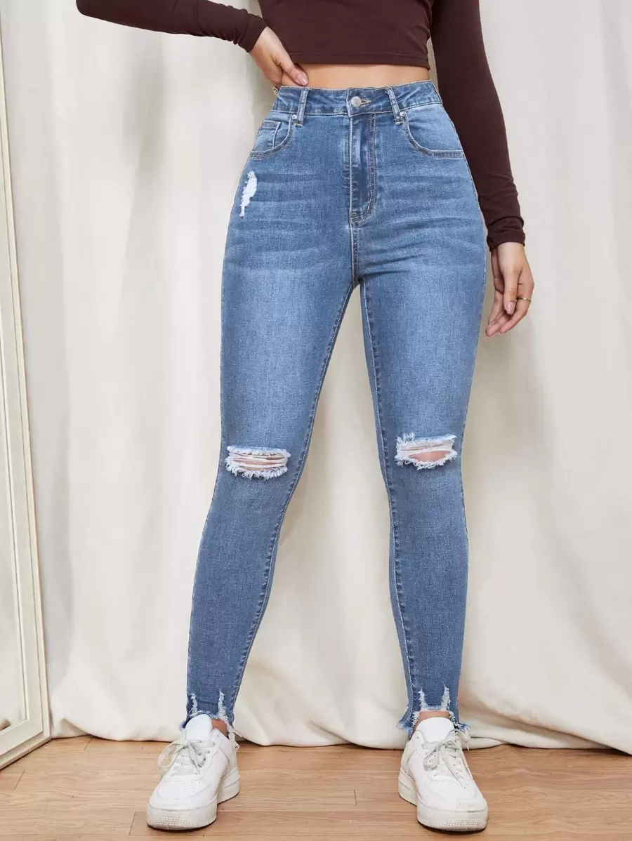 SHEIN Essnce Jeans ajustados con cremallera desgarro bajo crudo - Azul lavado medio - Ver 1