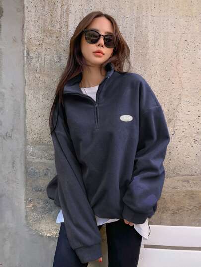 بلوزة فليس بتفاصيل رقعة وسحاب على الحافة، أكمام طويلة، ملابس نسائية للخريف