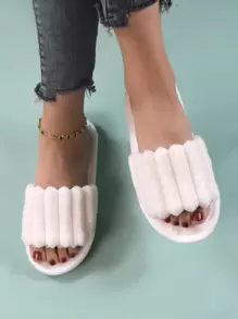 Fall/Winter Women's Fashionable Solid Color Bedroom Slippers, Simple And Fluffy, Beige,Furry Shoes - Beige - View 2