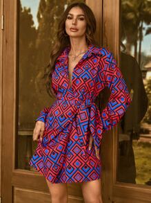 Vestido cruzado con estampado geométrico con nudo lateral - Rojo - Ver 5