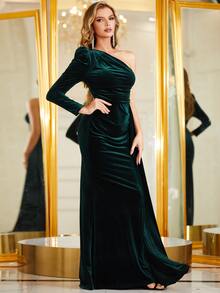 YISIKADO One Shoulder Ruched Side Draped Velvet Prom Dress - Dark Green - View 3
