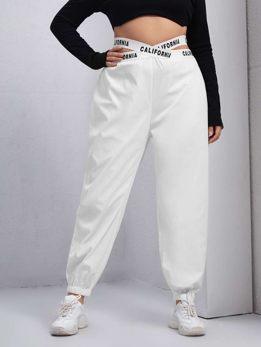 SHEIN EZwear Plus Size Quần thể thao Hội Chữ thập Cắt ra Lá thư - trắng - Xem 1