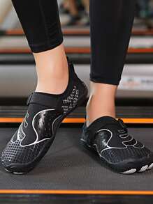 男士搭扣裝飾溯溪鞋