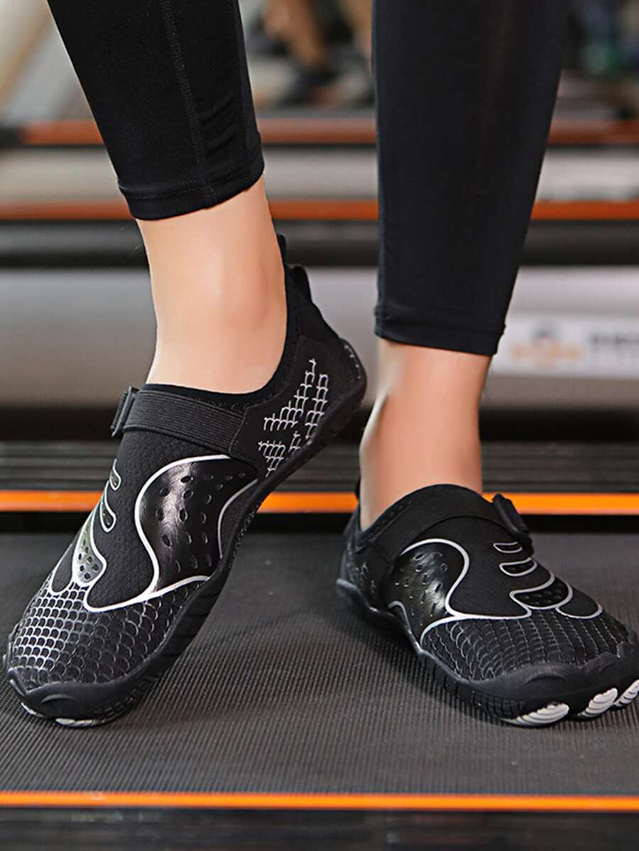 男士搭扣裝飾溯溪鞋