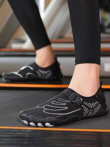 男士搭扣裝飾溯溪鞋