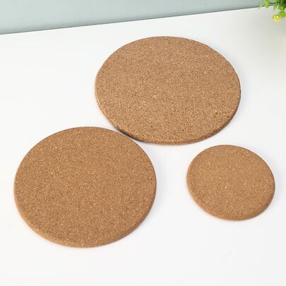 1 cái nồi tròn bằng gỗ