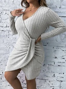 SHEIN Clasi 大碼交疊領圍裹下擺緊身連衣裙 - 灰色 - 查看 5