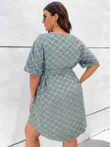 SHEIN LUNE Plus Notched Neck Belted Grid Print Dress - Mint Green - View 2