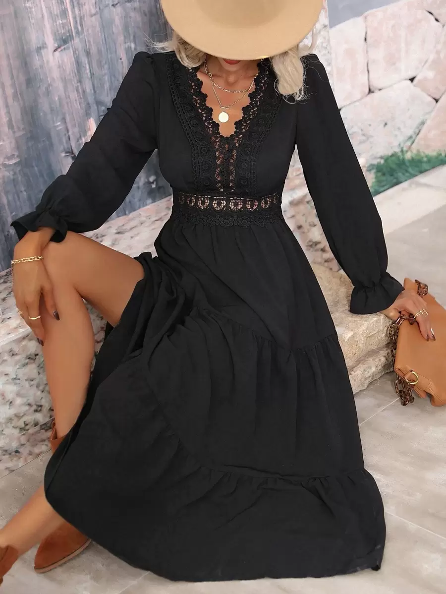 SHEIN Clasi 镂空蕾丝嵌花荷叶边袖 A 字形连衣裙 女式长款套装