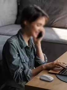 UGREEN 无线鼠标 电脑鼠标 适用于笔记本电脑 静音按钮 2.4G 250Hz 带 USB 迷你接收器 1600 DPI 4000 DPI 光学跟踪 左右手通用 - 灰色 - 查看 3