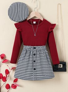 小女童荷葉邊T恤和格子圖案半身裙和帽