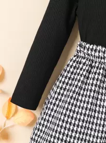 SHEIN 年輕女孩荷葉邊t恤＆大腳褲兜裙＆帽子 - 黑與白 - 查看 3