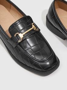 鱷魚壓紋馬銜鐵裝飾平底樂福鞋 - 黑色 - 查看 4