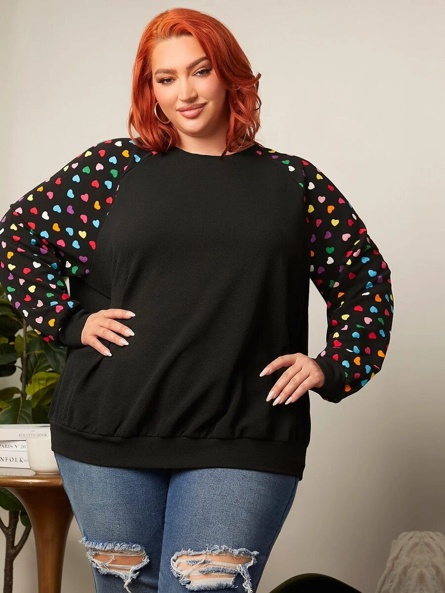 SHEIN CURVE+ Plus Heart Print Raglan Sleeve Pullover - Black - View 1