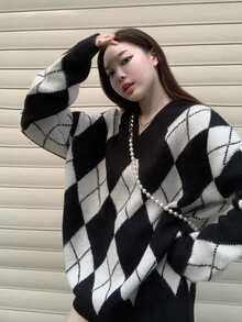 菱形印花落肩袖套頭毛衣 - 黑與白 - 查看 7