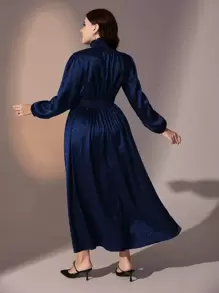 Modelyn 大碼高領燈籠袖腰部打褶A字連衣裙 - 藏蓝色 - 查看 2