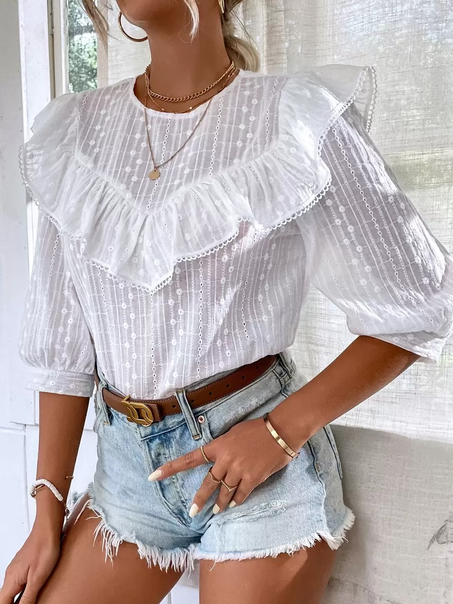 Breezaya Top ribete con fruncido con bordado con ojal - Blanco - Ver 1