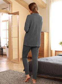 SHEIN Juego de pijama con blusa cuello de tortuga de punto waffle y hombros caídos para maternidad - Gris Oscuro - Ver 2