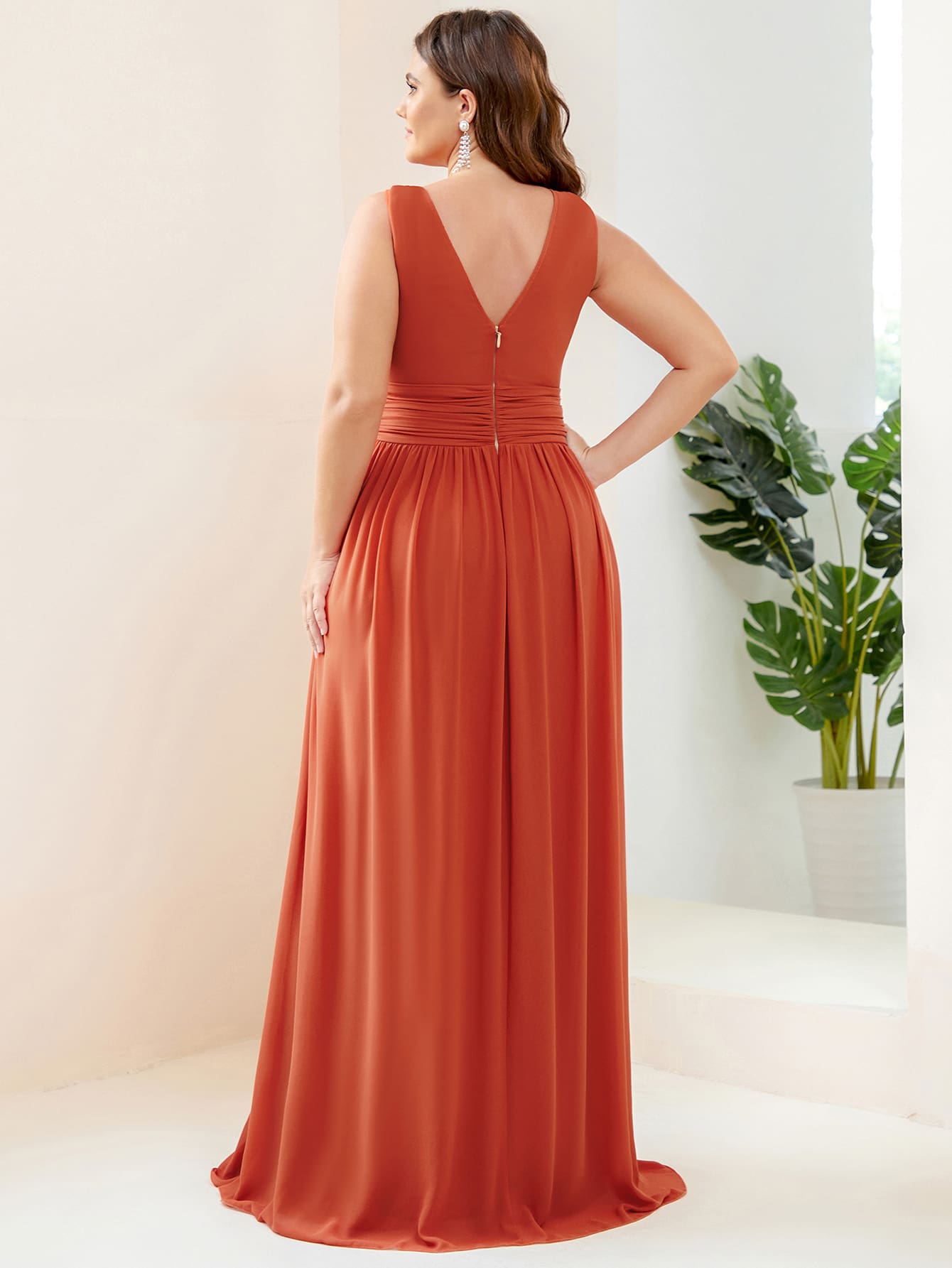 EVERPRETTY Plus Size Double V-Neck Ruched Waist Sleeveless Formal Evening Gown, Elegant Caramel Orange Bridesmaid Dress, Spring/Summer Wedding Guest Attire, Party & Formal Occasion