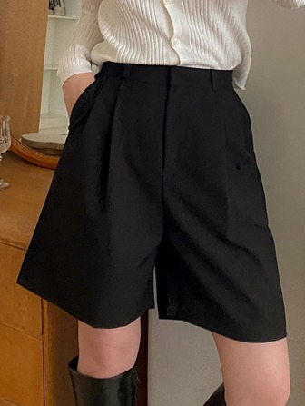 DAZY Einfarbige Shorts mit weitem Bein