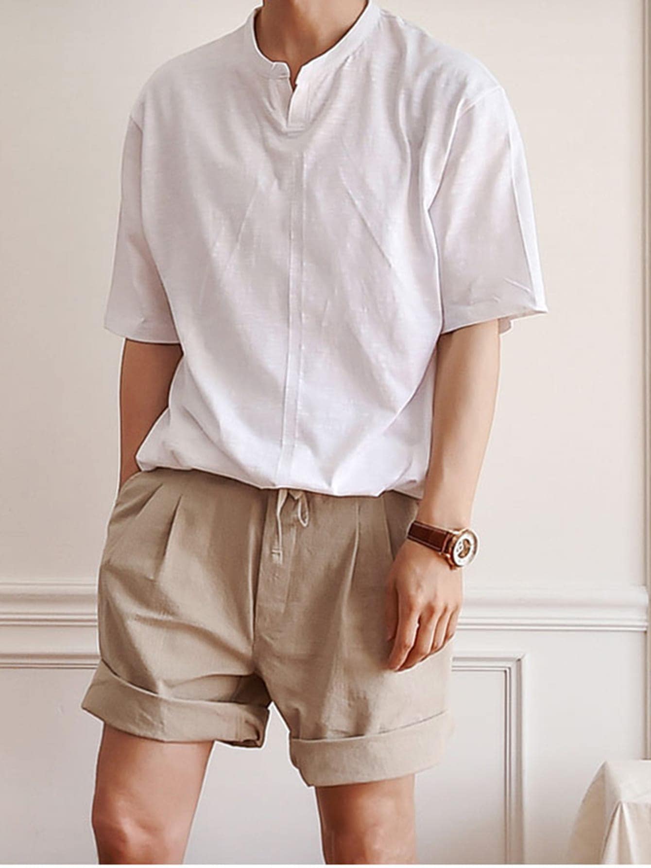 Men Solid Slant Pocket Plicated Detail Khaki Shorts