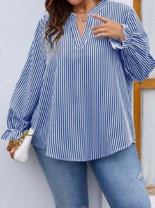 SHEIN LUNE 大碼條紋圖案缺口領荷葉袖襯衫 - 藍白色 - 查看 1