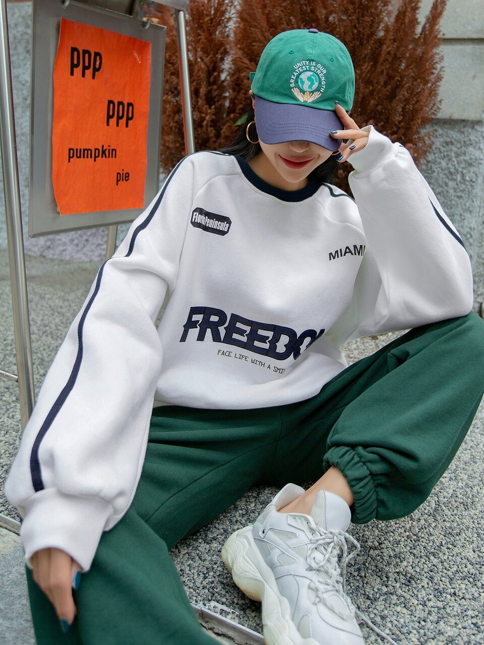 Slogan Graphic Raglan Sleeve Tape Panel Thermal Lined Sweatshirt