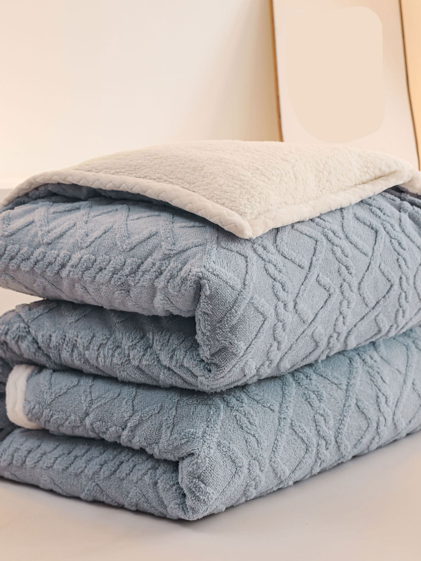 1入組素色毛茸茸毯子 - 彩色 - 查看 1