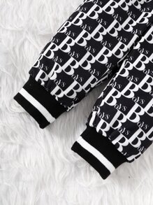 SHEIN Playful Pals 男嬰滿版字母圖案條紋飾邊夾克和運動褲 - 黑與白 - 查看 6