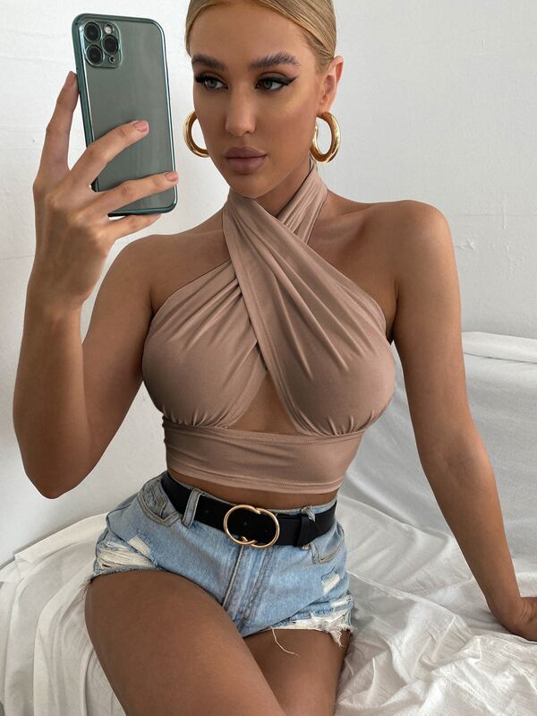 RueChic Top cu Halter Crop Crop Solid