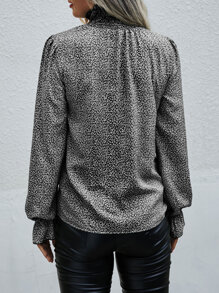 SHEIN LUNE 打褶領荷葉袖滿版印花襯衫 - 黑色 - 查看 2