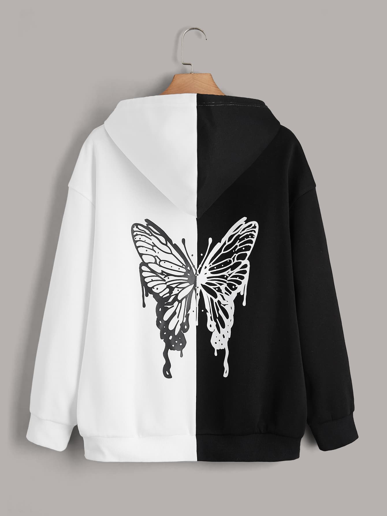 SHEIN EZwear Sudadera de hombros caídos con estampado de mariposa y dos tonos para tallas grandes - Blanco y Negro - Ver 1