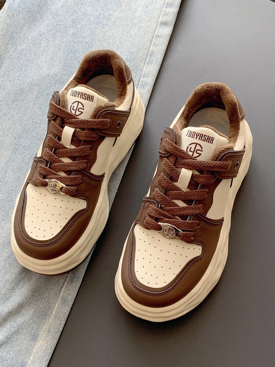 Two Tone Letter Graphic Lace-up Front Skate Shoes - Khaki - View 1