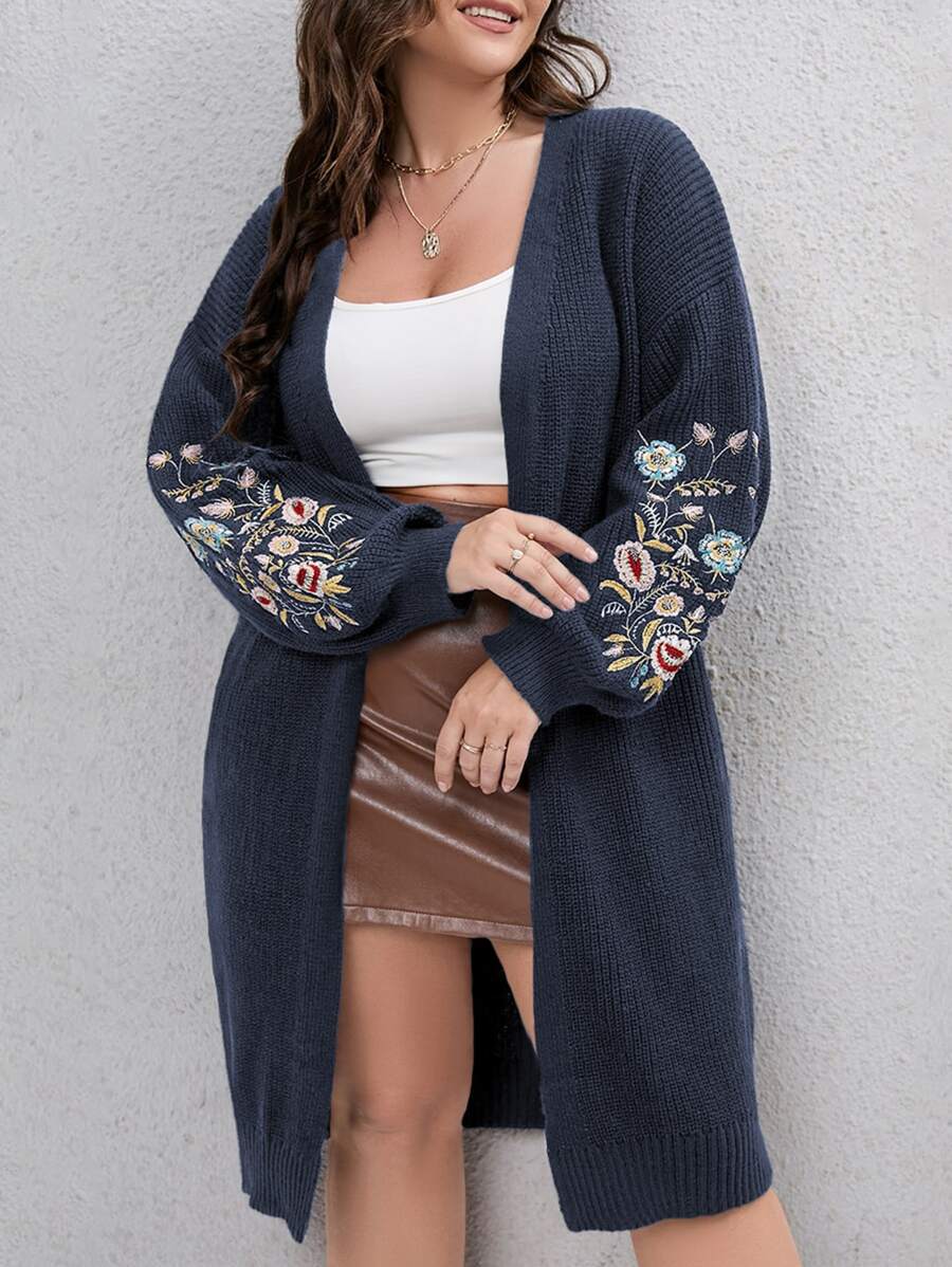 SHEIN LUNE 大碼花卉刺繡落肩袖開襟開衫 - 藏蓝色 - 查看 1