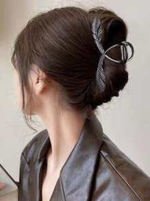 1 buc Clamă de păr metalică de dimensiuni mari - 4,33 inci (aproximativ 11 cm) Clamă de păr argintie, potrivită pentru femei cu păr subțire, prindere perfectă pentru părul gros și putere de fixare puternică, accesoriu de păr la modă pentru femei. Fundă, Piesă de păr aurie, Gheare de păr, Cleme de păr, Cleme de păr, Clemă de păr, Clemă de păr, Prindere de păr, Accesorii de păr de toamnă și iarnă pentru femei, pentru ținute de vacanță.