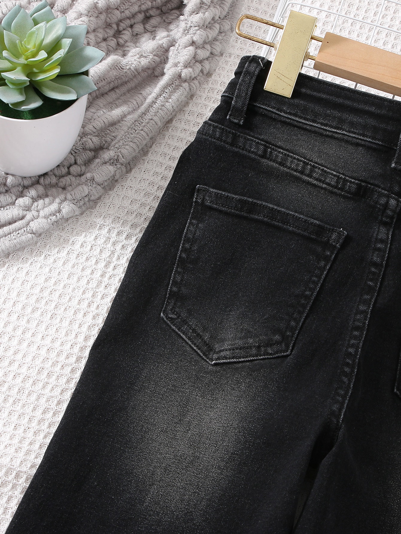 جينز بساق مستقيم باهت اللون ولد طفل