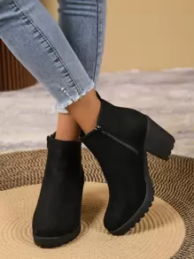 Botas Chelsea negras elegantes de un solo color con cremallera lateral, tacón grueso y, para combinar con ropa de otoño, se pueden usar con pantalones