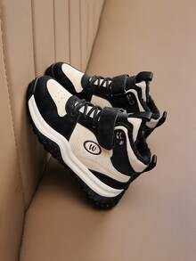 男孩字母圖案魔術貼老爹鞋