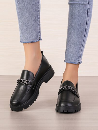 フラットシューズ Chain Loafers Close Back in Black Leather Womens Ella Platform Chain Loafer | Women | G.H.BASS